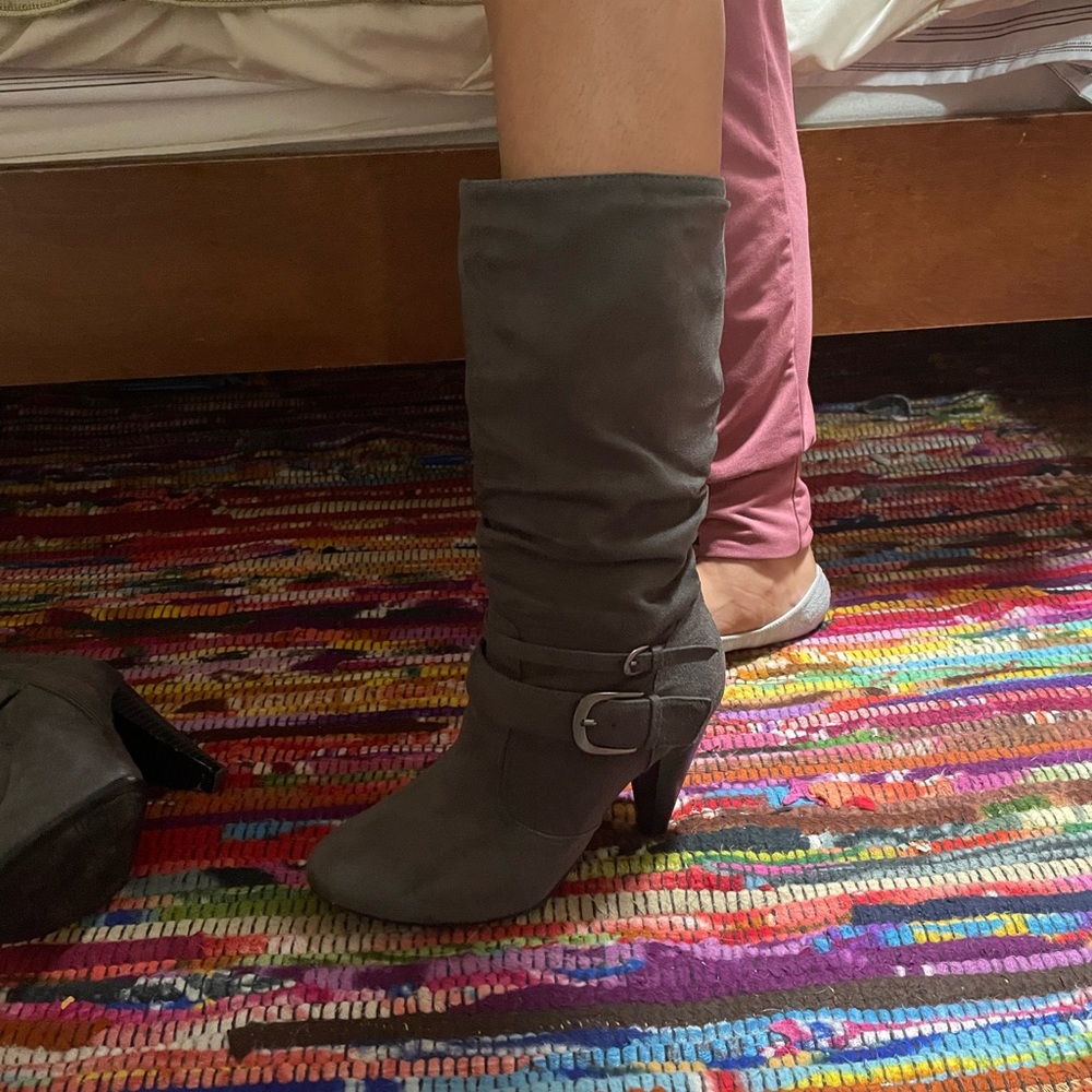 Size 6.5 grey boots APT. 9